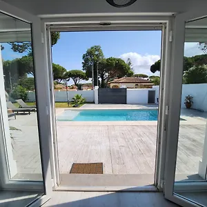 Yoli 26 Con Piscina Y Jardin Cerca De La Playa Сasa de vacaciones